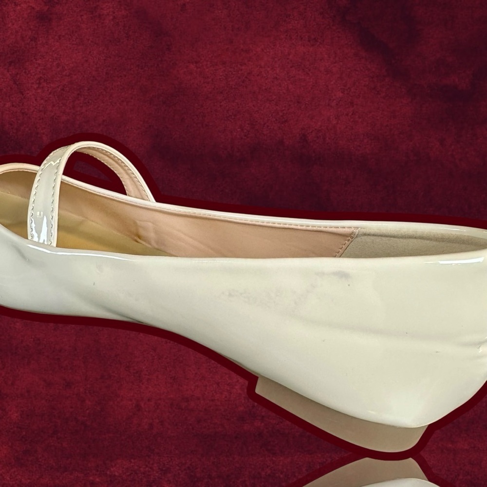NWOT C. Paravano Cream Patent Square-Toe Mary Jane Flats with Gold Buttons Sz 41 - Picture 6 of 16